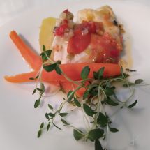 Chicken marinated with thyme and gin